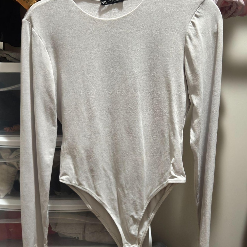 Zara White Long Sleeve Bodysuit Womens Size Medium Crew Neck Basic Y2K Coquette